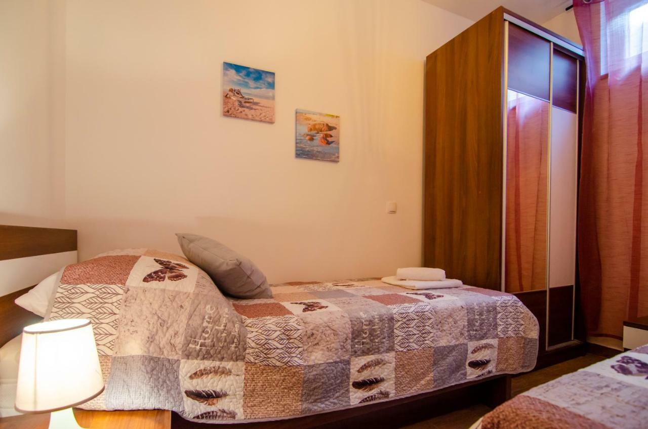 Apartments Sara 4 ボル エクステリア 写真