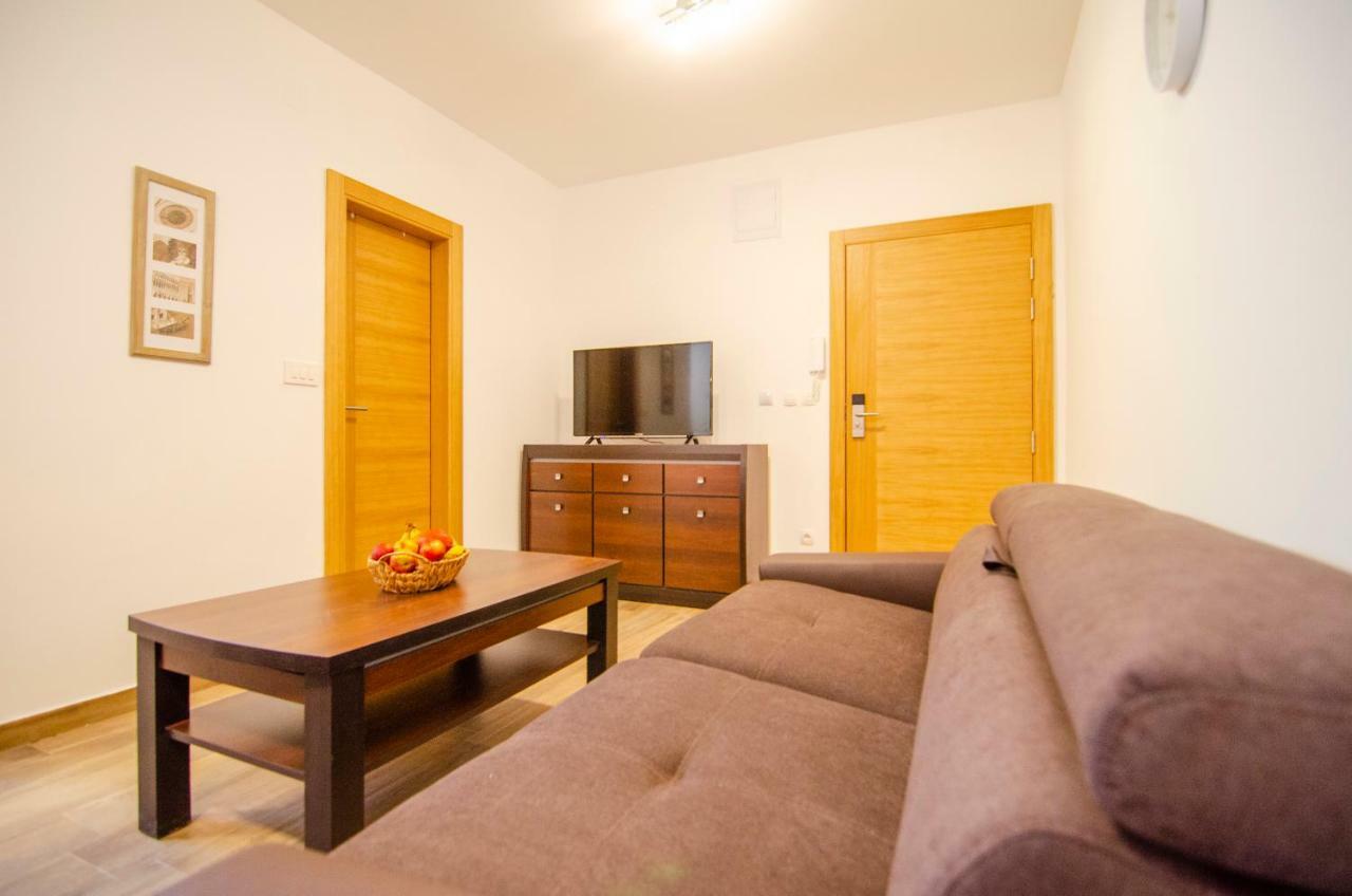 Apartments Sara 4 ボル エクステリア 写真