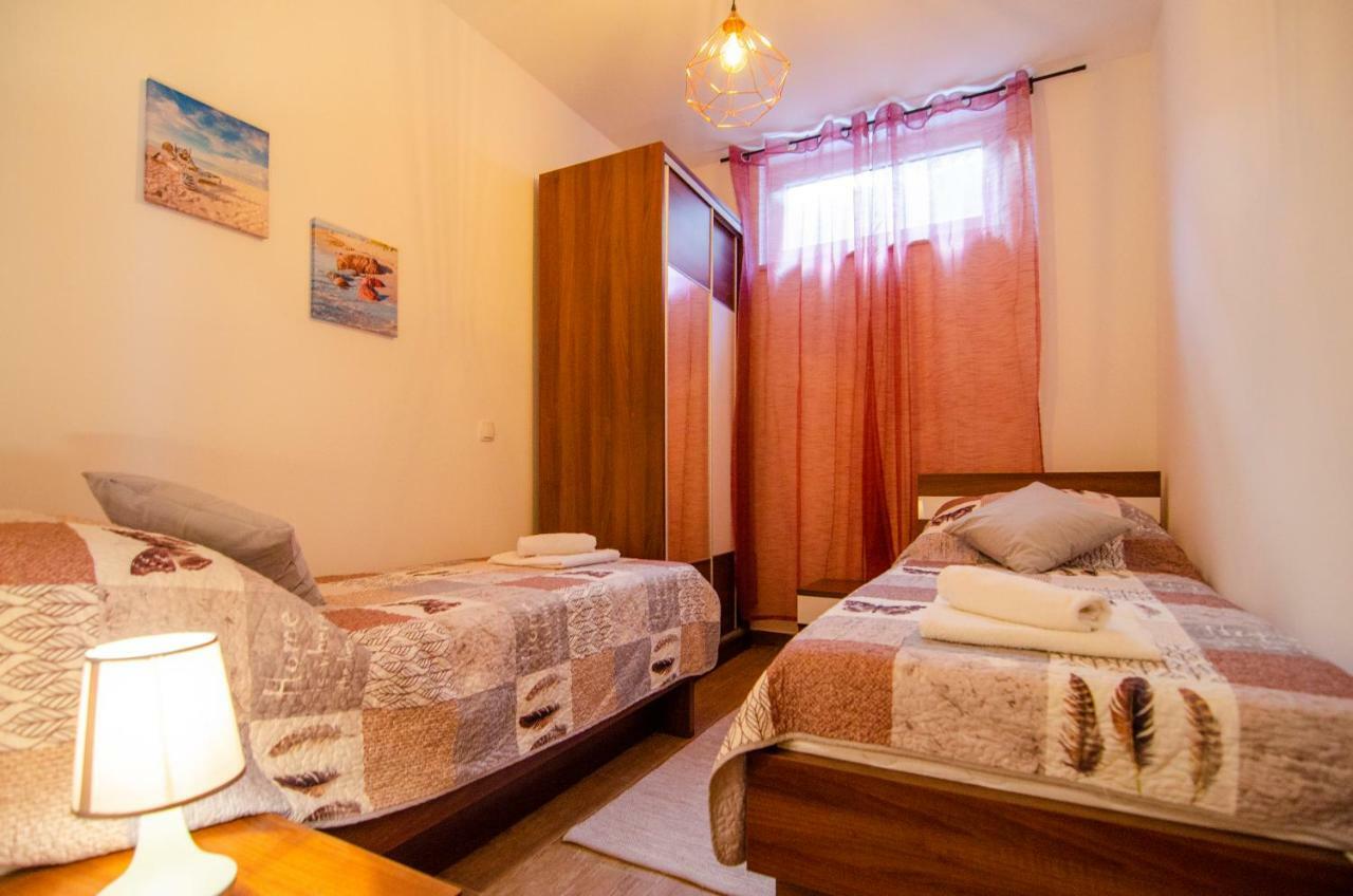 Apartments Sara 4 ボル エクステリア 写真