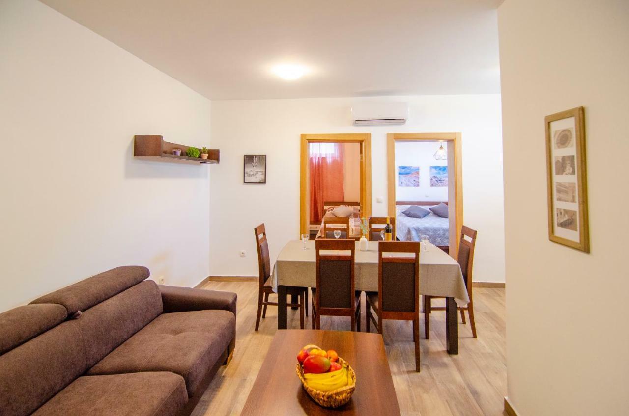 Apartments Sara 4 ボル エクステリア 写真