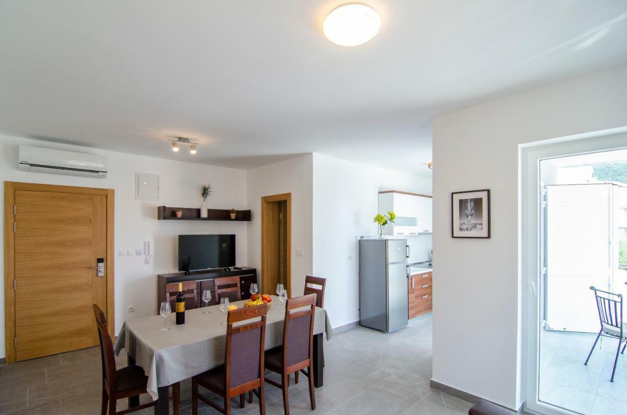 Apartments Sara 4 ボル エクステリア 写真