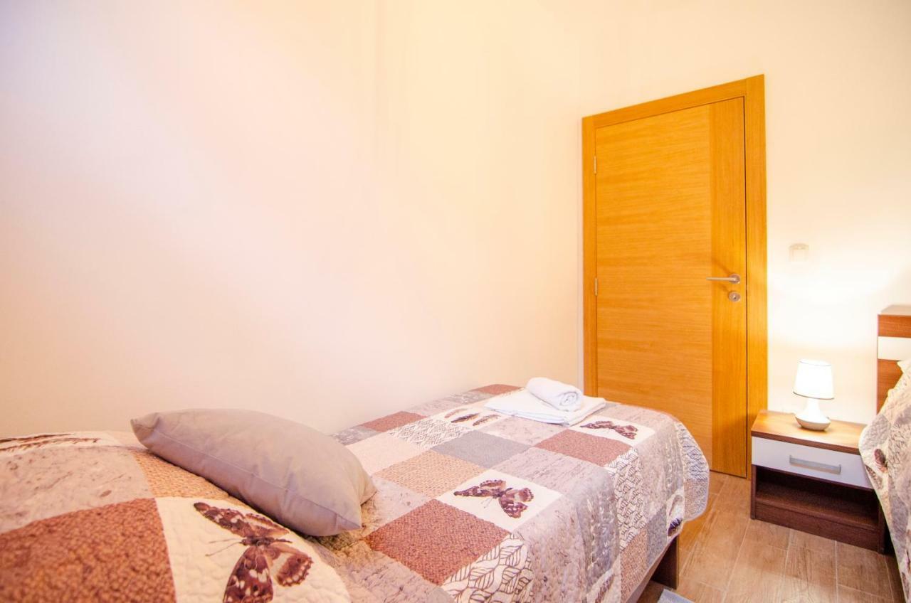 Apartments Sara 4 ボル エクステリア 写真