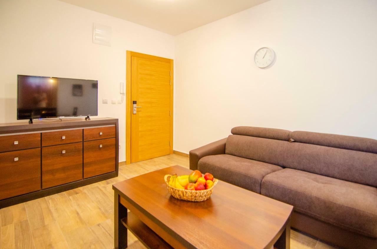 Apartments Sara 4 ボル エクステリア 写真
