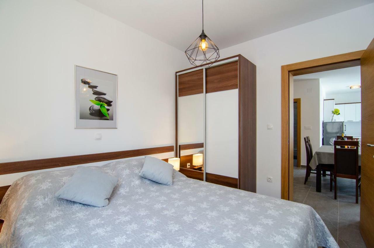 Apartments Sara 4 ボル エクステリア 写真
