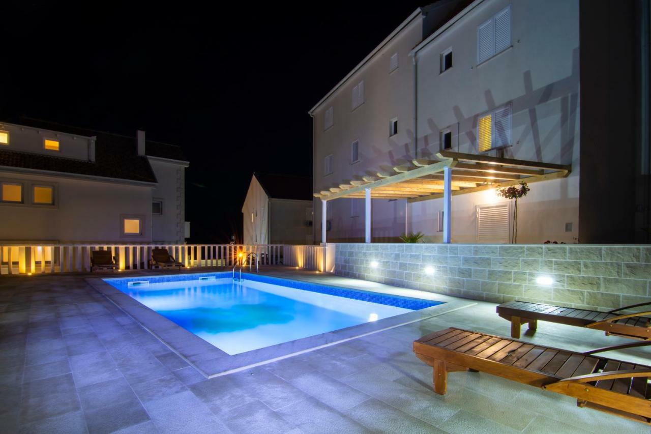 Apartments Sara 4 ボル エクステリア 写真