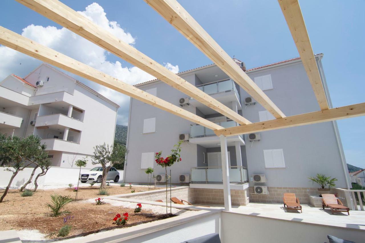 Apartments Sara 4 ボル エクステリア 写真