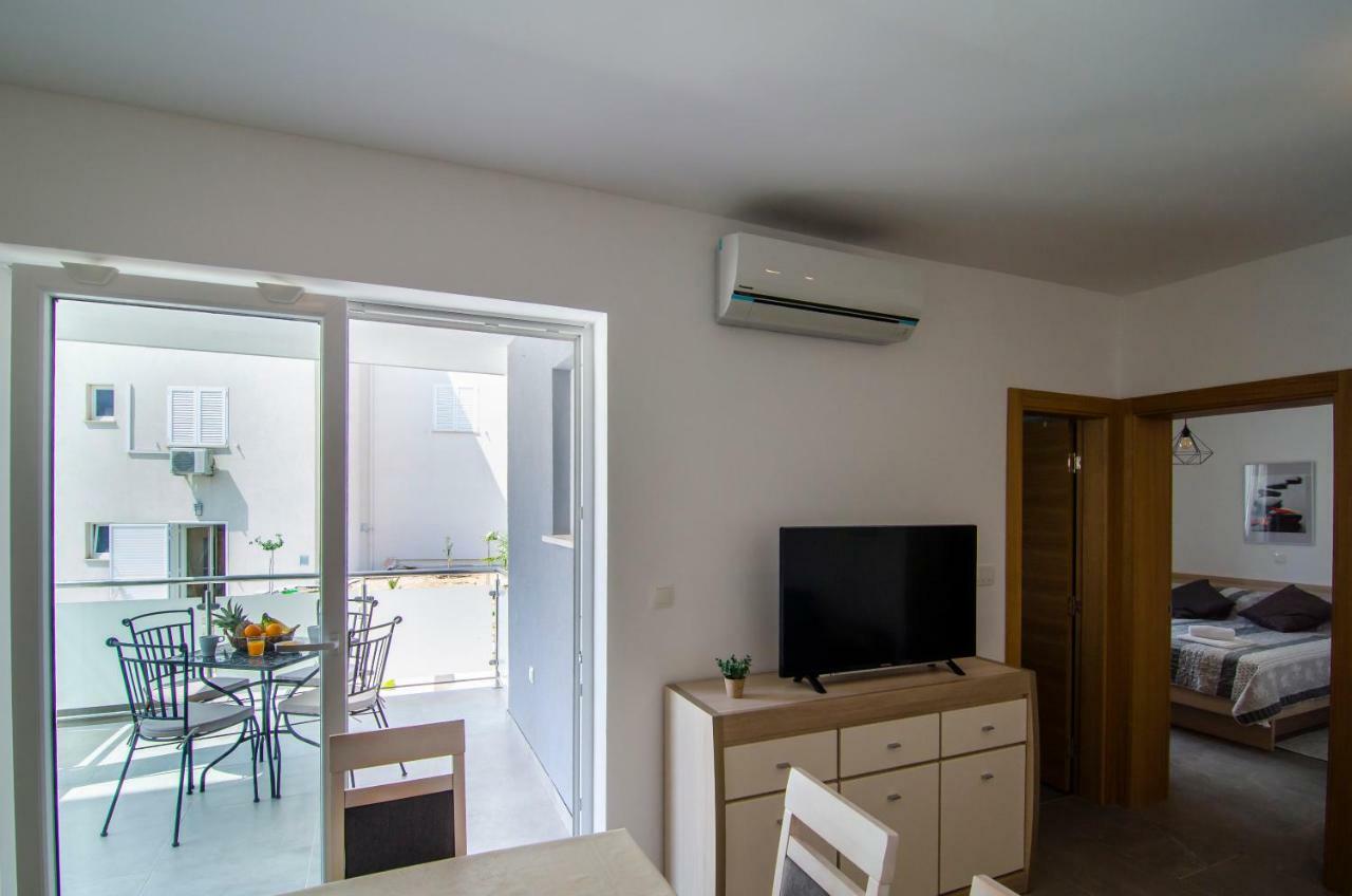 Apartments Sara 4 ボル エクステリア 写真