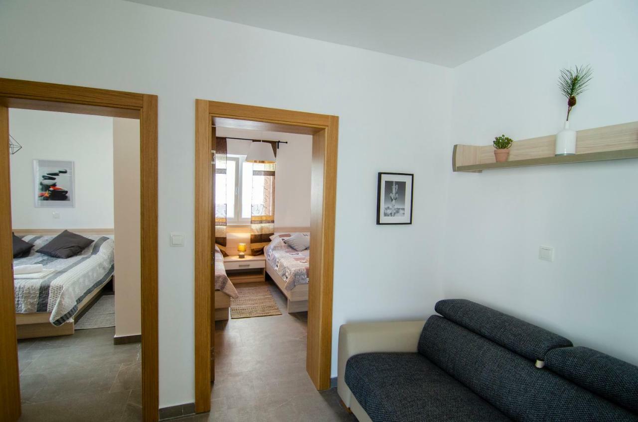 Apartments Sara 4 ボル エクステリア 写真