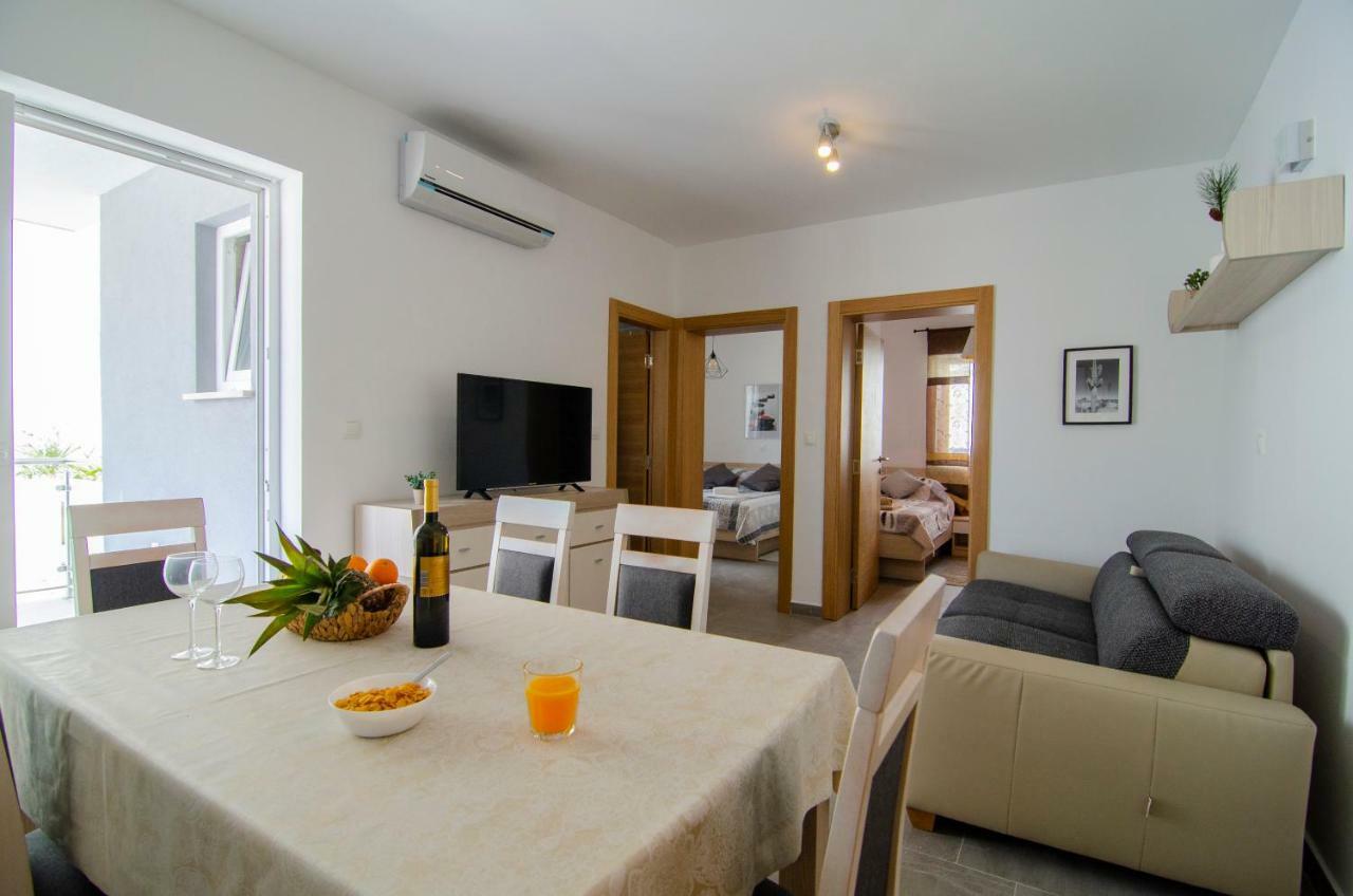 Apartments Sara 4 ボル エクステリア 写真