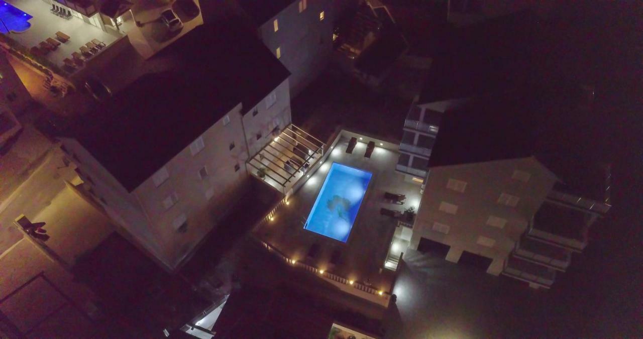 Apartments Sara 4 ボル エクステリア 写真