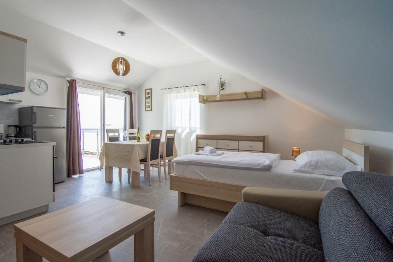 Apartments Sara 4 ボル エクステリア 写真